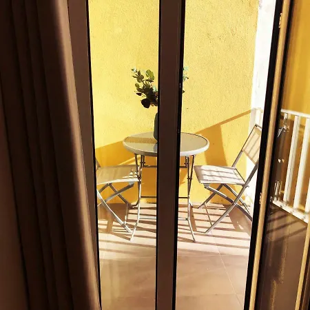 20 1 - With Terrace Apartment *